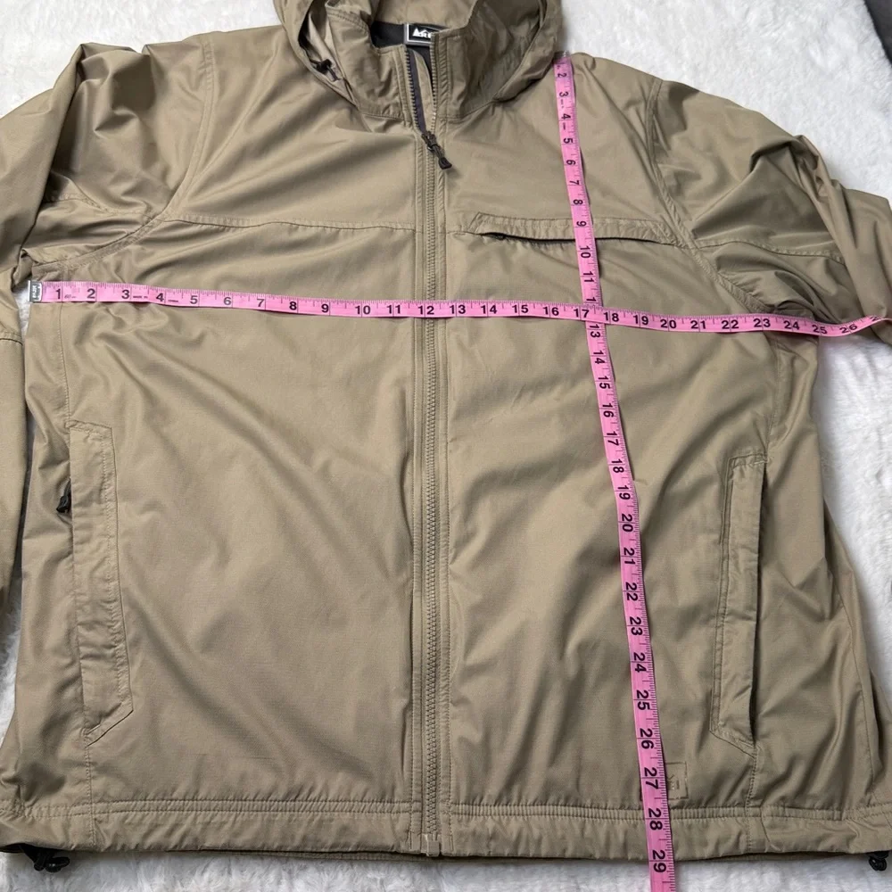 REI Hooded Windbreaker Jacket Men XL Tan  Neutral Outdoor Zip Pockets Mesh Lined